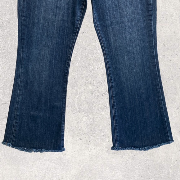 Lucky Brand Classic Fit Crop Dark Denim Jeans - Women’s Size: 10/30 - Picture 3 of 11